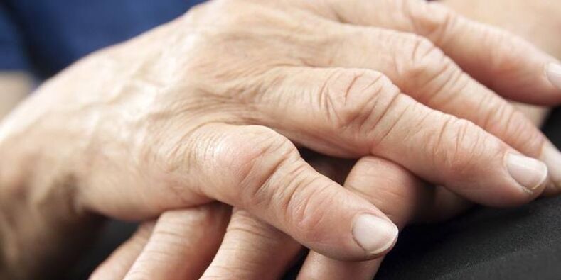 On what pathology hurts the finger -his